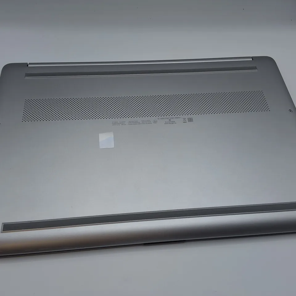 UNBOXED HP AMD RYZEN 5 LAPTOP IN SILVER - 15S-EQ2144AU