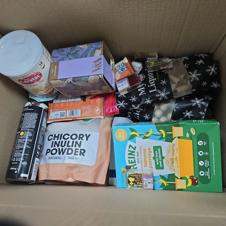 LOT OF APPROXIMATELY 30 ASSORTED FOOD ITEMS TO INCLUDE CHEESE HAMPER, SLIMFAST SHAKES, PEACH FLAVOUR TEA AND OLIVE OIL