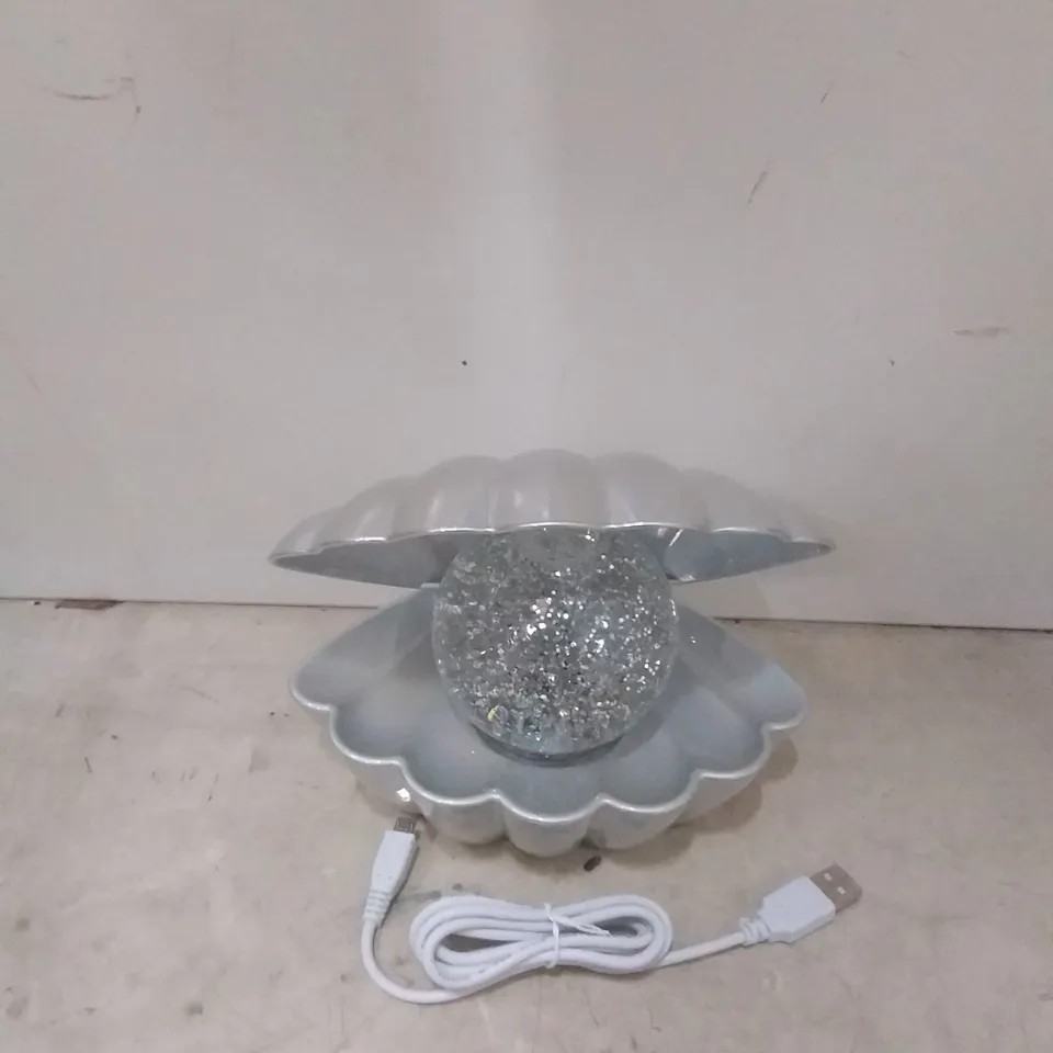 BOXED SENSE AROMA SEA SHELL LED COLOUR CHANGING LAMP ( SILVER PEARL) 