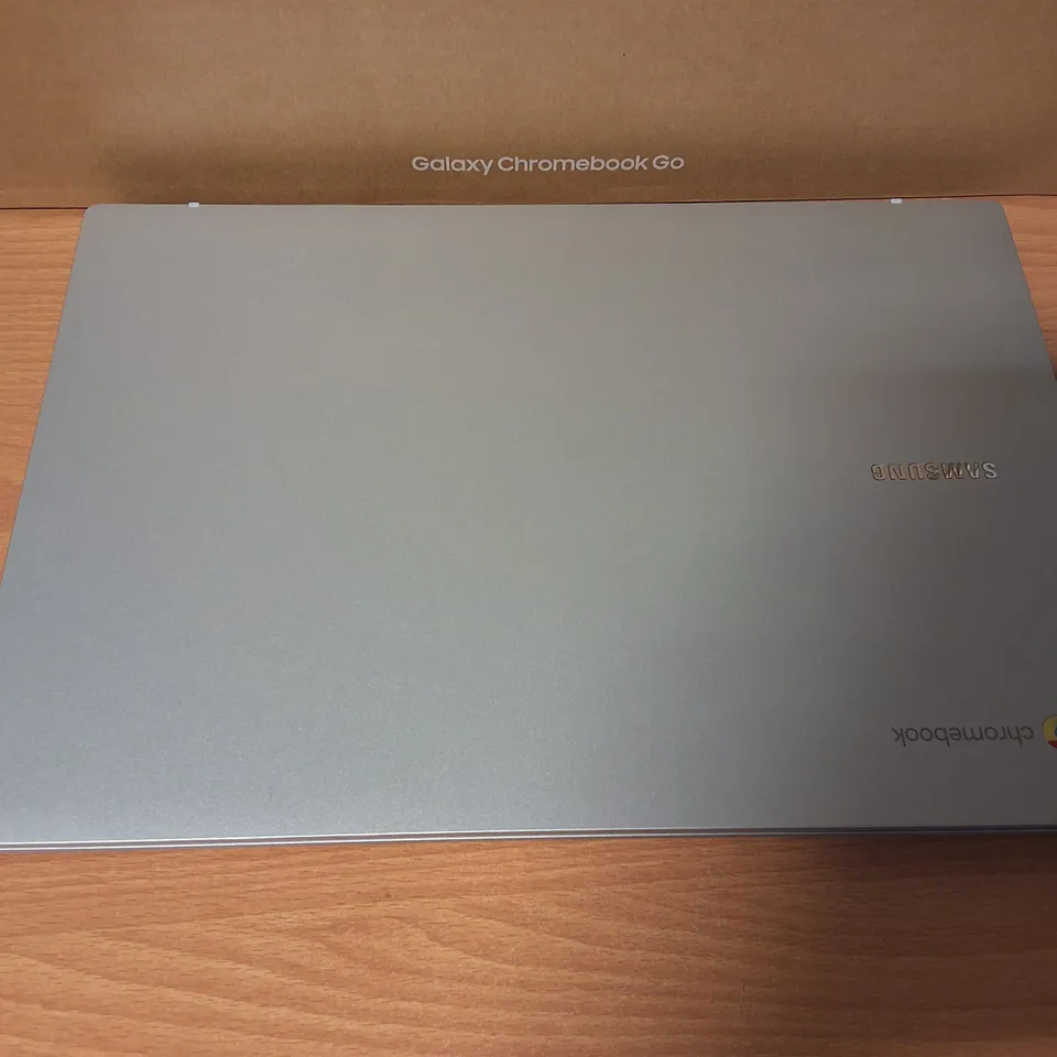 BOXED SAMSUNG GALAXY CHROMEBOOK GO INTEL CELERON LAPTOP IN SILVER - 340XDA-KS2
