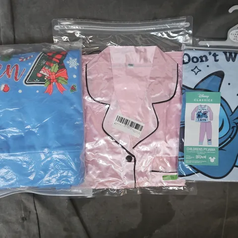 BOX OF APPROXIMATELY 20 ASSORTED KID'S CLOTHING AND FASHION PRODUCTS IN VARIOUS STYLES AND SIZES - COLLECTION ONLY