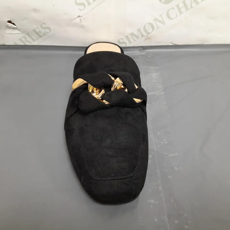 BOXED PAIR OF GRACELAND SLIP-ON SHOES IN BLACK EU SIZE 38
