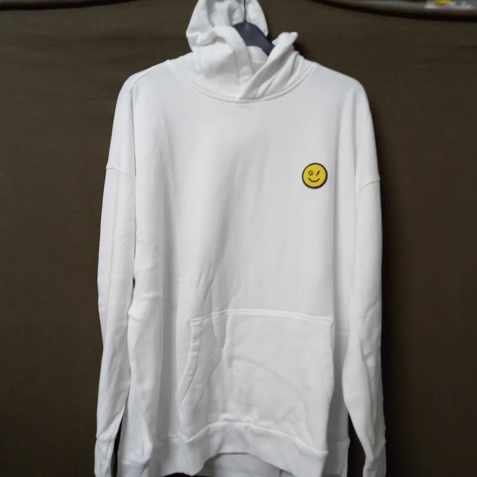 GILLY HICKS FIND YOUR HAPPY PLACE HOODIE IN WHITE - XL