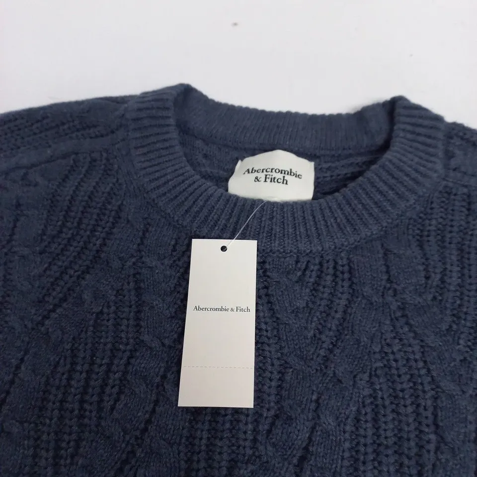 ABERCROMBIE & FITCH NAVY CABLE-KNIT JUMPER - SIZE M