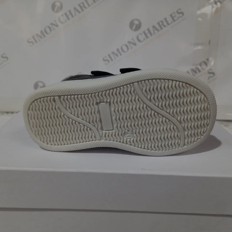 HUGO BOSS KIDWEAR TRAINER COLOUR BLUE SIZE 20