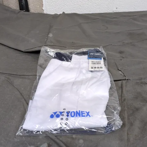 YONEX WHITE/BLUE SHORTS EU SMALL WITH TAGS