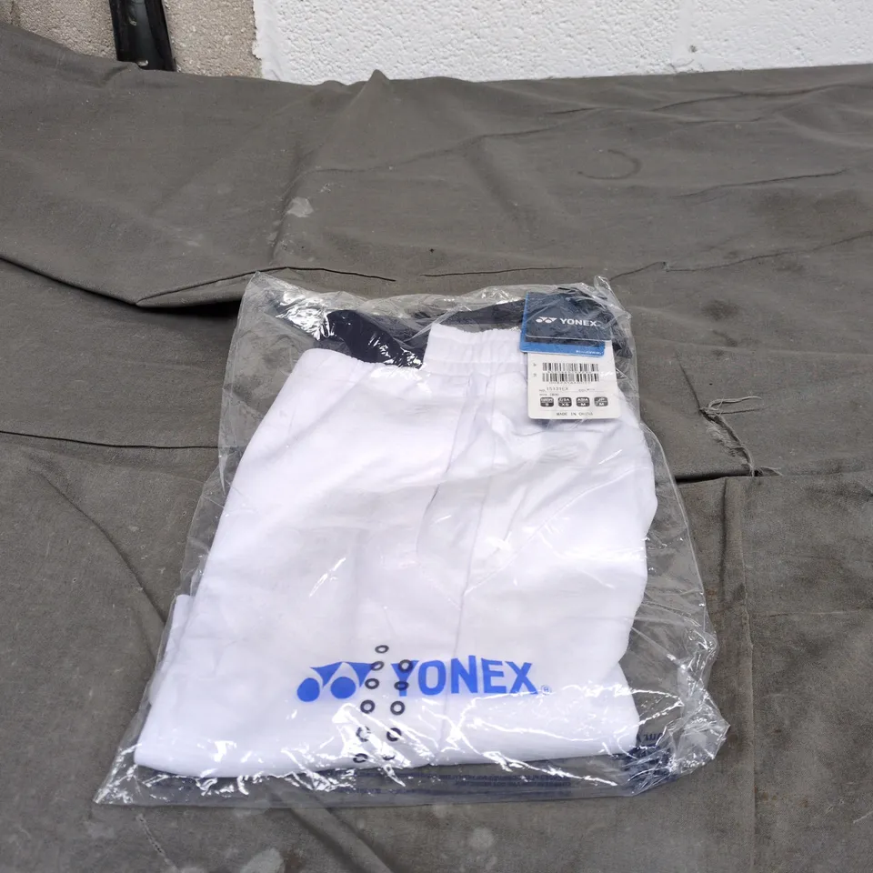 YONEX WHITE/BLUE SHORTS EU SMALL WITH TAGS