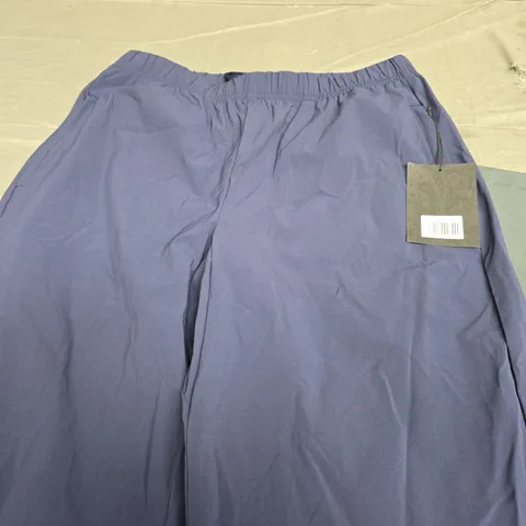 REBOOK MANORS TROUSERS IN NAVY SIZE 34