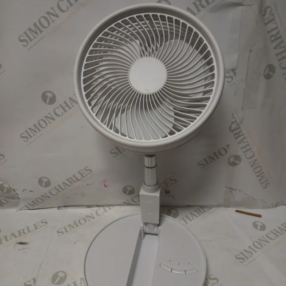BELL & HOWELL RECHARGEABLE EXTENDABLE DESK & FLOOR FAN, WHITE