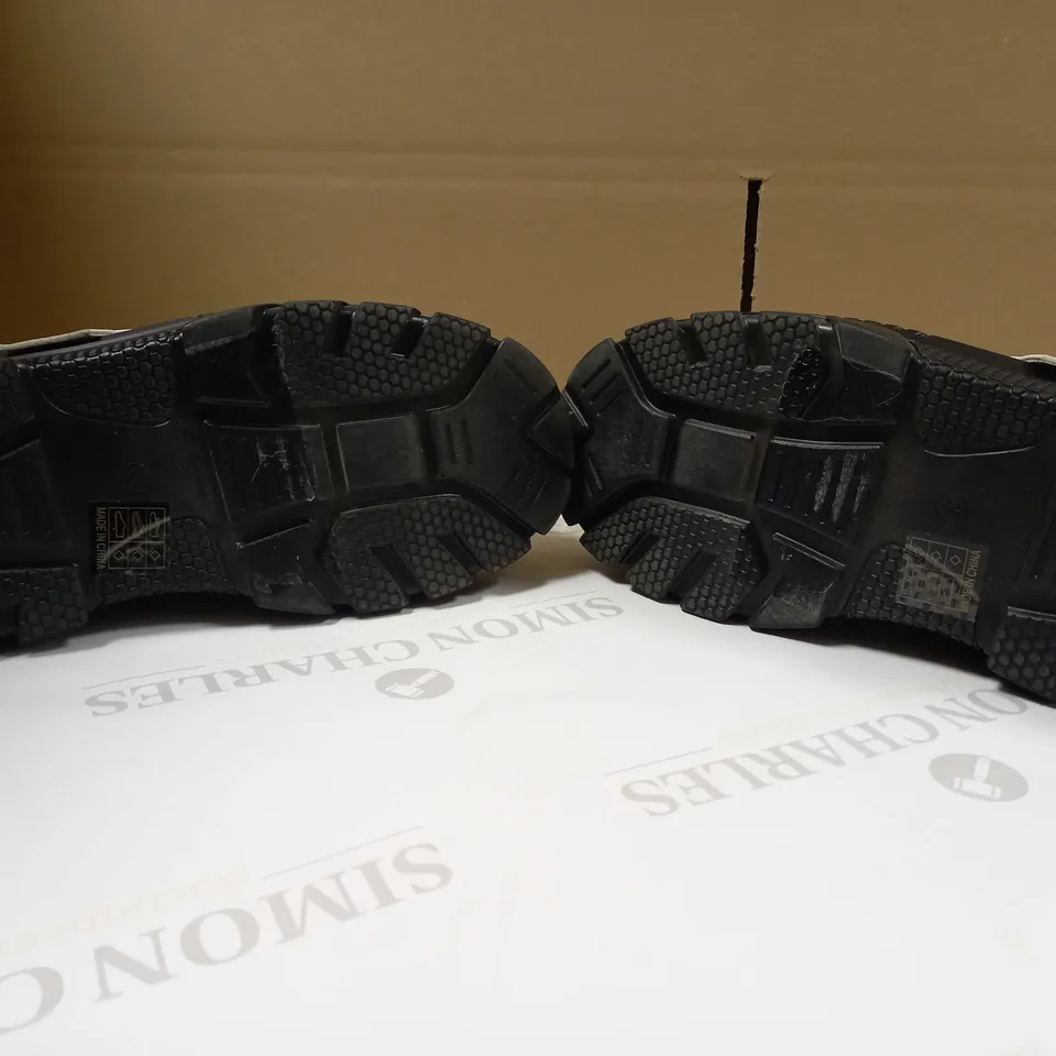 KOI BLACK/WHITE FLATFORM BUCKLE VEGAN SHOES - SIZE 5