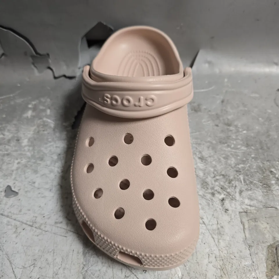 UNBOXED PAIR OF CROCS CLASSIC IN PINK - UK M4/W5