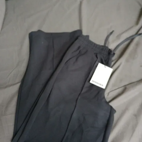 BERSHKA BLACK WOMEN'S JOGGERS – XS