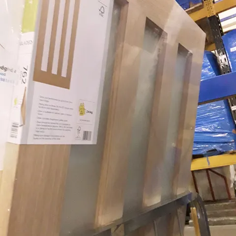 VERTICAL 3 PANEL OAK VENEER INTERNAL DOOR 1981 × 762MM
