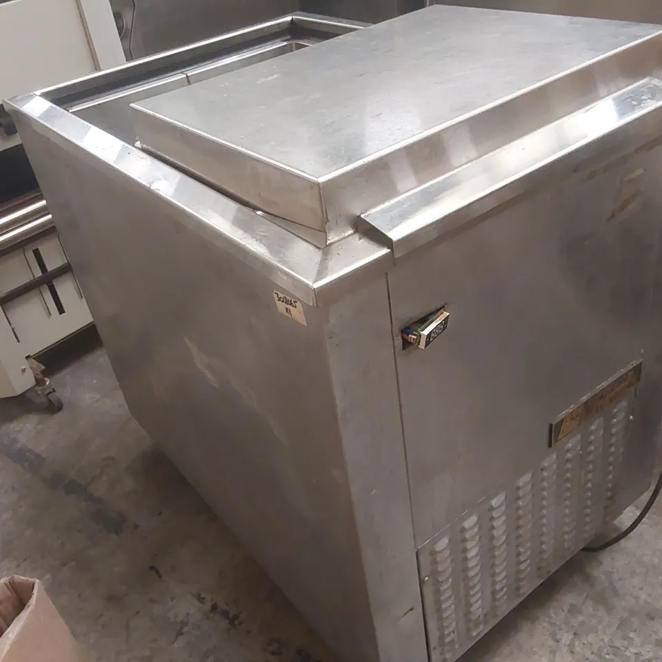 TRUE COMMERCIAL FREEZER TMW-36F-QT TOP SLIDE DOOR W600 X D900 X H800MM
