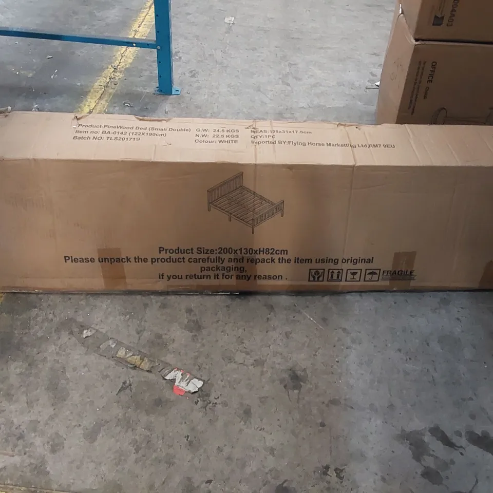 BOXED PINEWOOD BED - SMALL DOUBLE - WHITE (1 BOX)