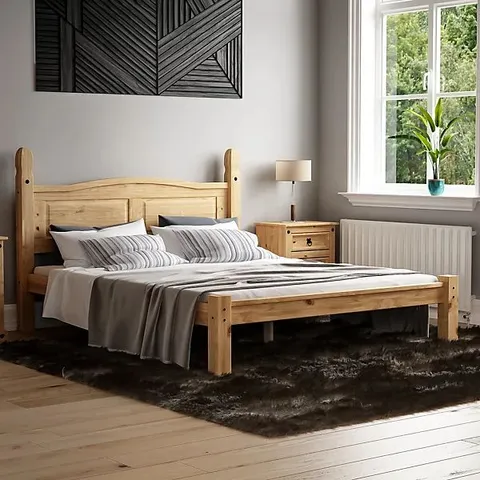 BOXED VIDA CORONA KING SIZE BED, LOW FOOT END - PINE (2 BOXES)