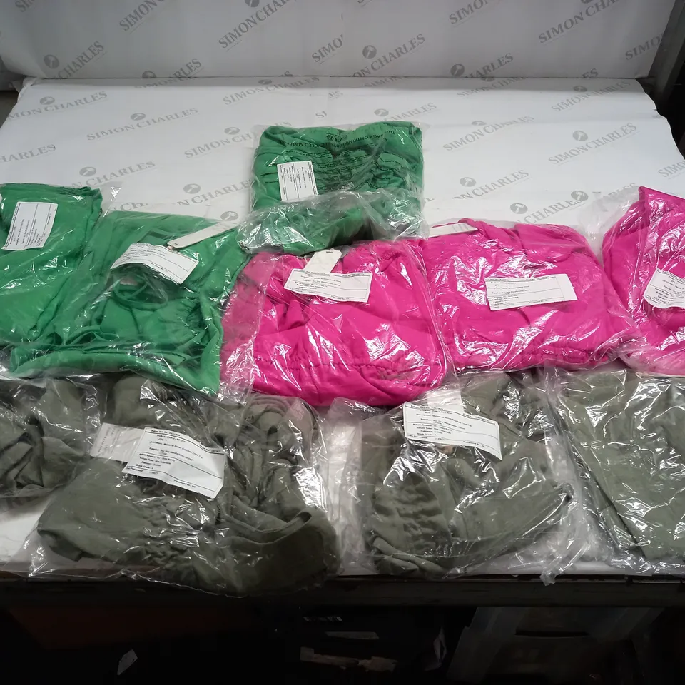 BAG OF APPROX 10 ASSORTED CLOTHING ITEMS TO INCLUDE - MAISON DE NIMES