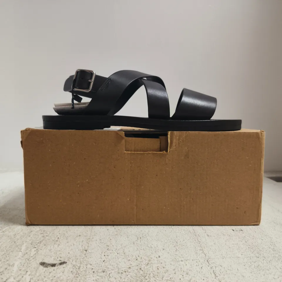 BOXED PAIR OF MANGO MAN OPEN TOE FLAT SANDALS IN DEEP DARK CHOCOLATE SIZE UK 8