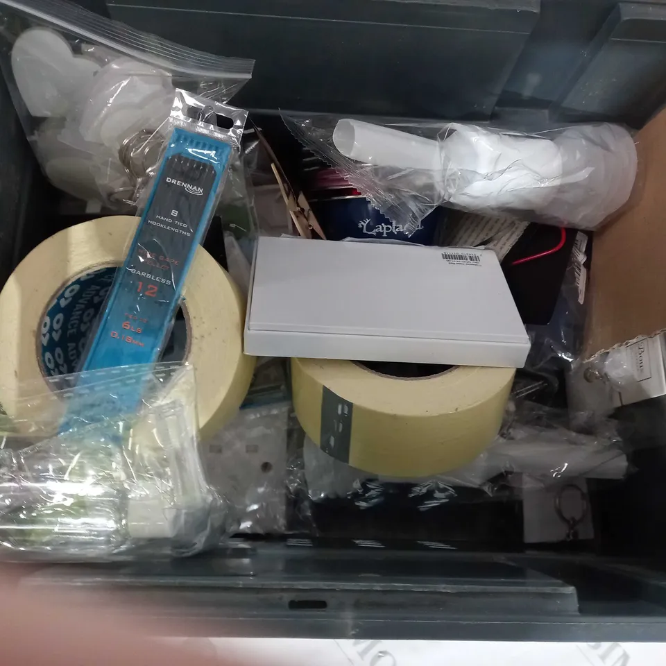 APPROX 15 HOUSEHOLD ITEMS TO INCLUDE SKY REMOTE, FEEDING CAGES, SCENTED BEADS