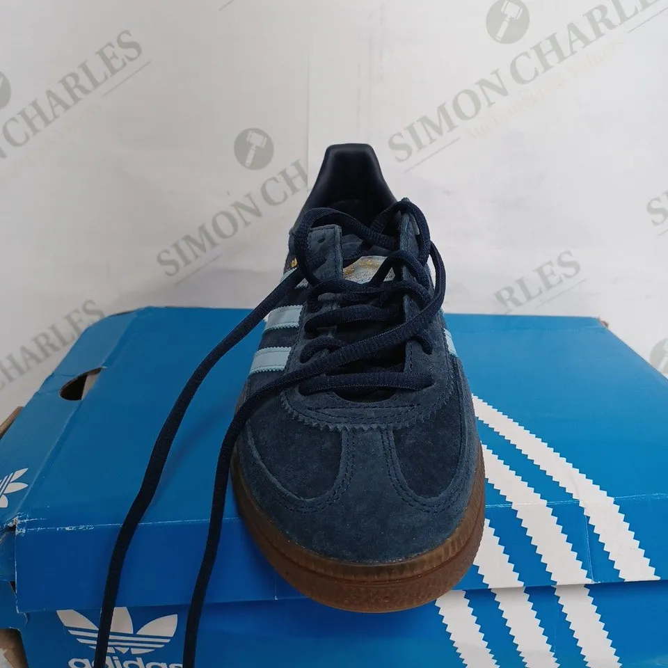 BOXED ADIDAS HAND BALL SPEZIAL IN NAVY BLUE - UK 5 
