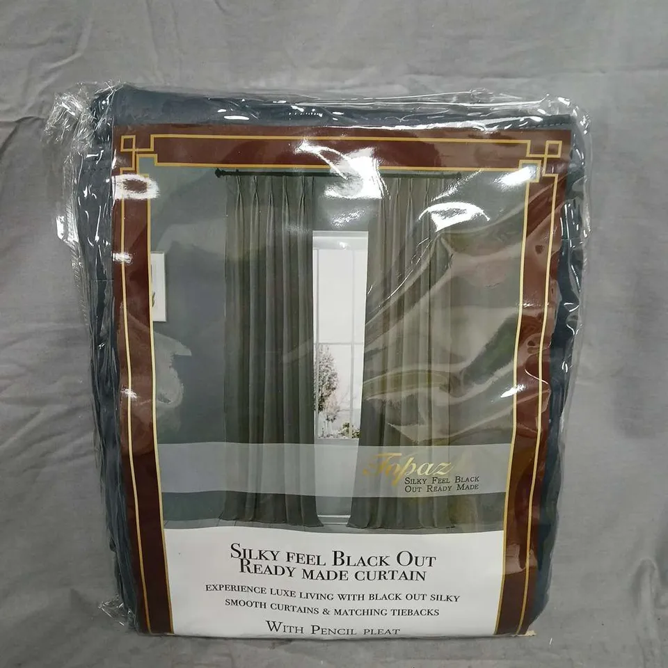 BOX OF APPROX 10 SILKY FEEL BLACKOUT CURTAINS