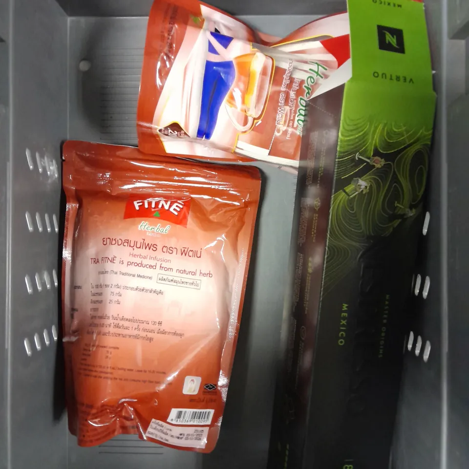 APPROXIMATELY 10 ASSORTED COFFEE/TEA PRODUCTS TO INCLUDE NESPRESSO COLOMBIA, PUKA DAYS OF JOY, FITNE HERBAL SACHETS ETC 