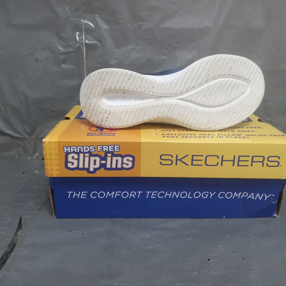 SKECHERS HANDS FEE SLIP INS TRAINERS NAVY/PURPLE SIZE 5