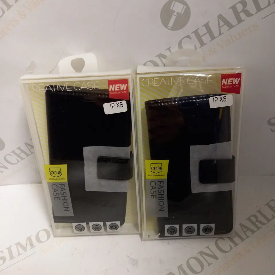 LOT OF TWO PHONE CASES XS