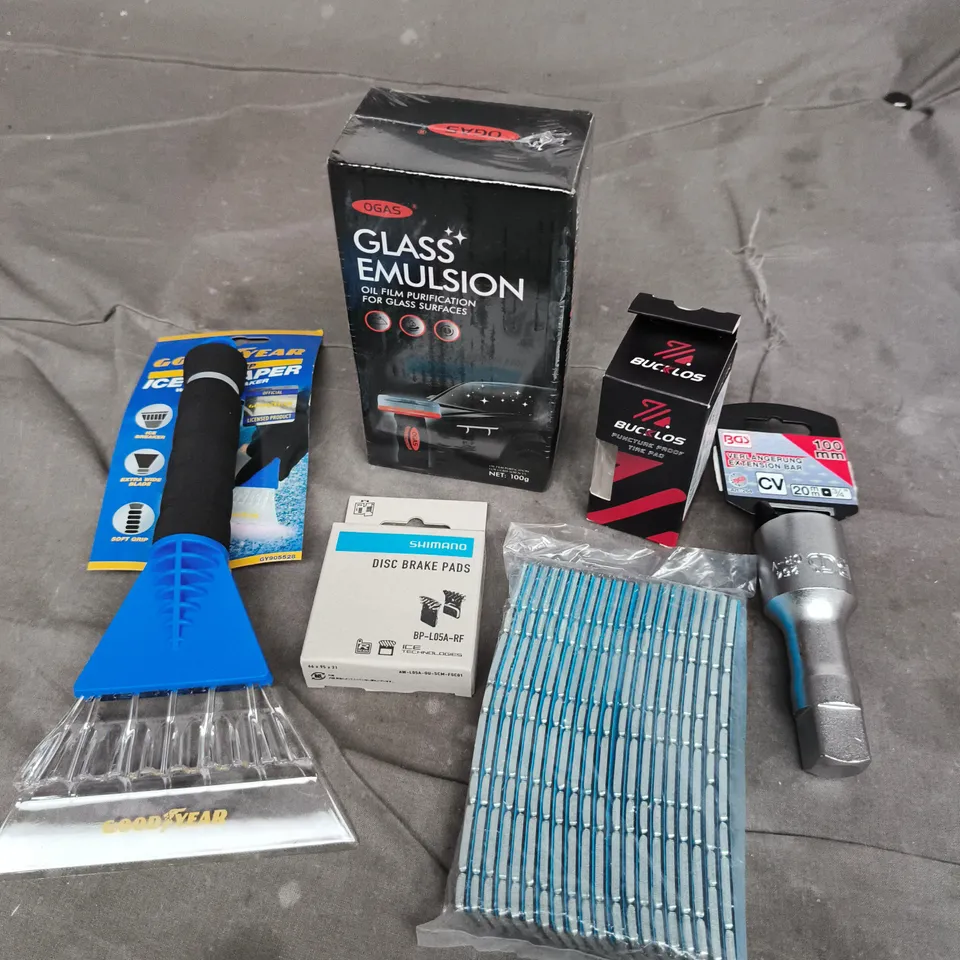 APPROXIMATELY 15 ASSORTED VEHICLE PARTS/ACCESSORIES TO INCLUDE WHEEL BEARING WEIGHTS, ICE SCRAPER, GLASS EMULSION ETC 