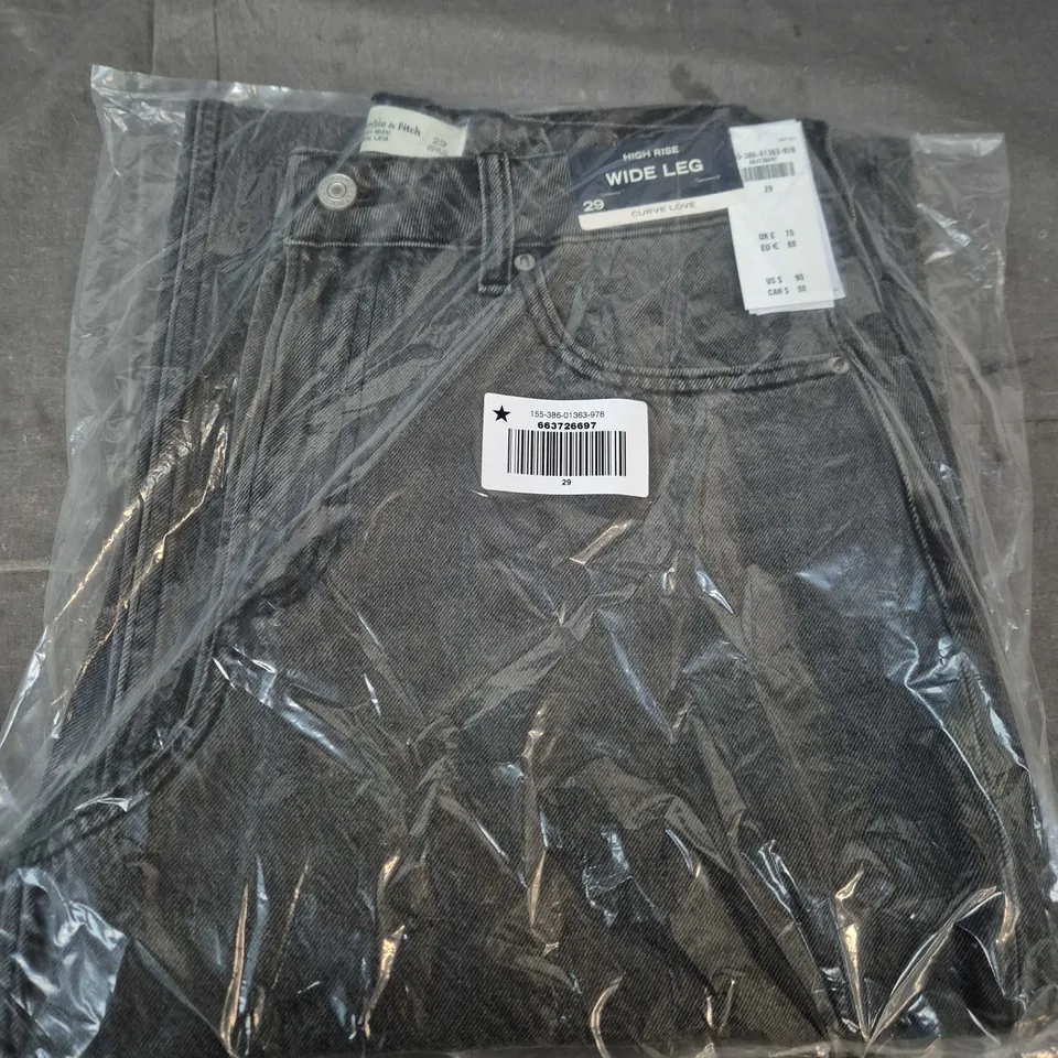 BAGGED ABERCROMBIE & FITCH HIGH RISE WIDE LEG CURVE LOVE JEANS IN GREY - SIZE 29
