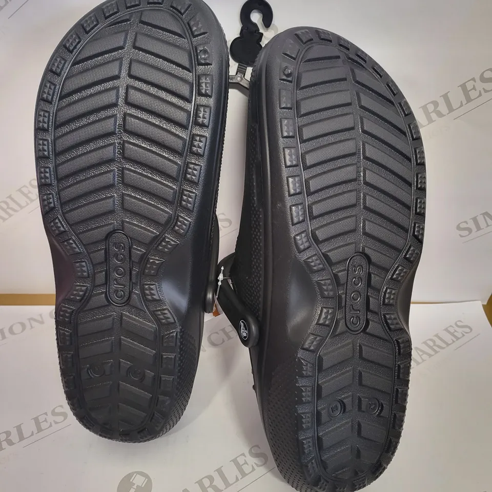 BAGGED CROCS DUAL COMFORT BLACK SHOES - SIZE 11 UK