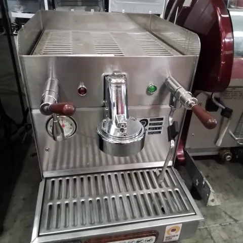 MATTHEW ALGAE ECOMP1 0111 COFFEE MACHINE