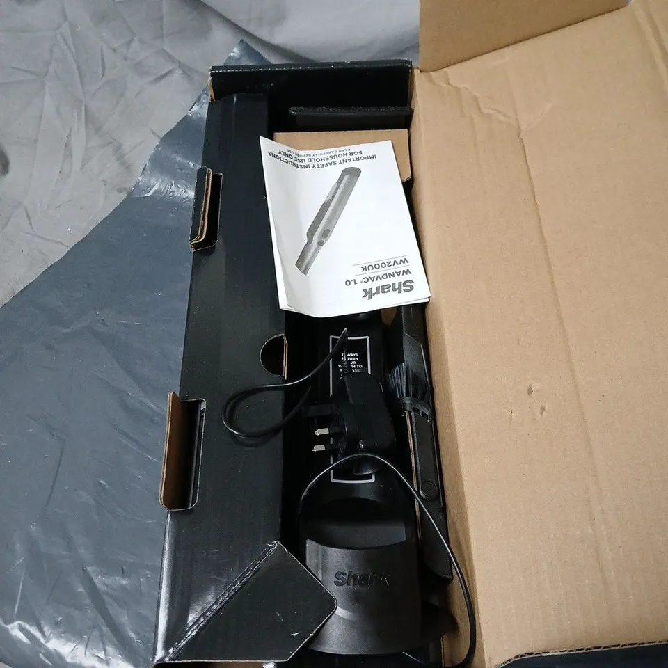 OUTLET SHARK CORDLESS HANDHELD VACUUM CLEANER WITH SINGLE BATTERY WV200UK BOXED