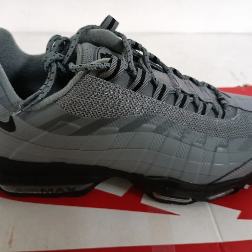 NIKE AIR MAX 95 UL (GREY/BLACK) SIZE 7.5