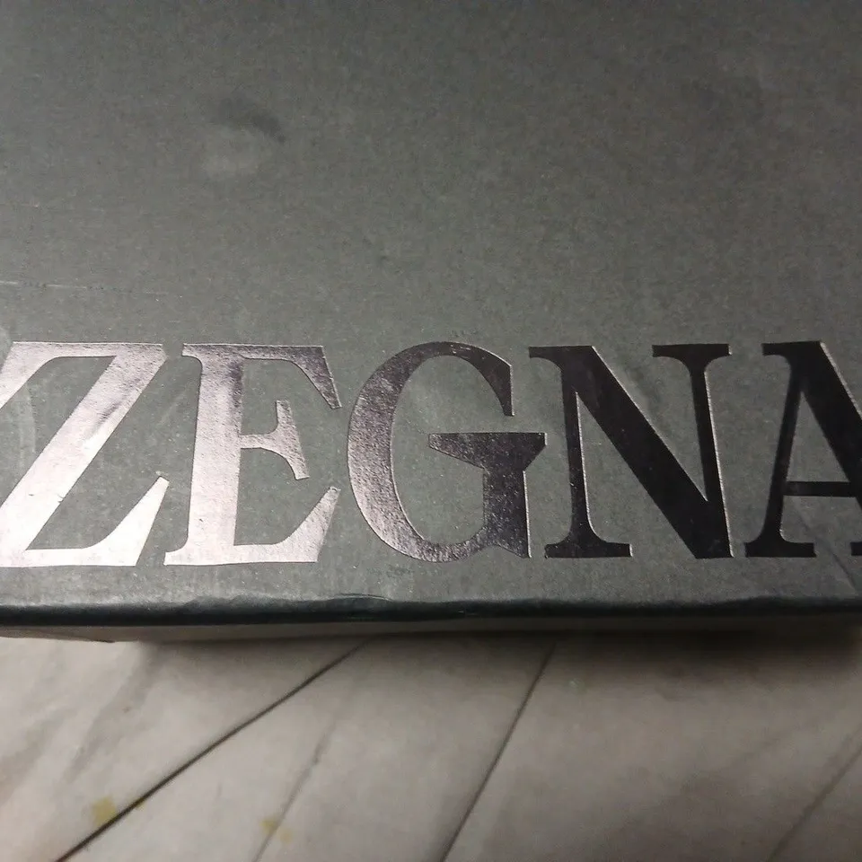 BOXED ZEGNA MEN'S LEATHER SNEAKER – NAVY, UK 9 (EU 43)