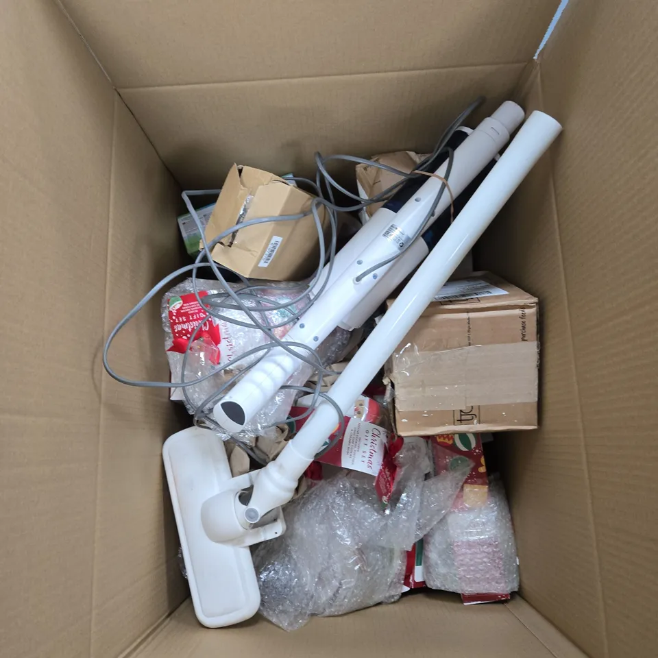 BOX OF APPROXIMATELY 12 ASSORTED ITEMS TO INCLUDE POWER BANK TORCH AND BLOOD PRESSURE MONITOR