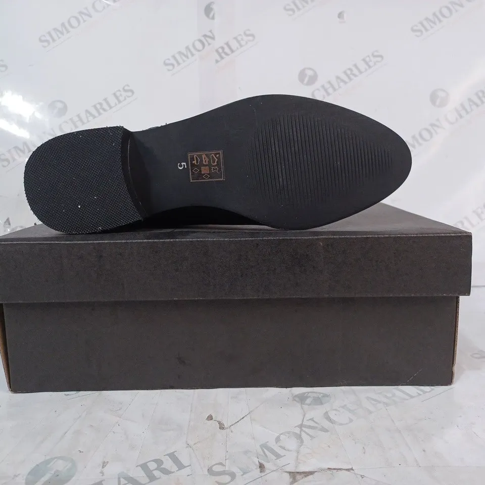 BOXED PAIR OF BIBA CROC ZIP LOW HEEL SHOES IN BLACK UK SIZE 5