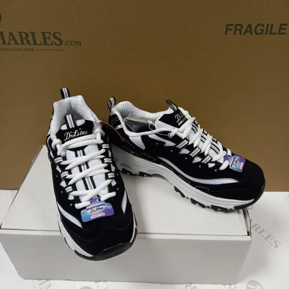 SKECHERS D'LITES TRAINERS BLACK - SIZE 4