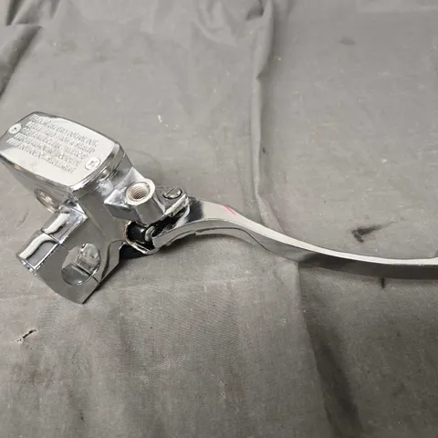 CHROME MASTER BRAKE CYLINDER 