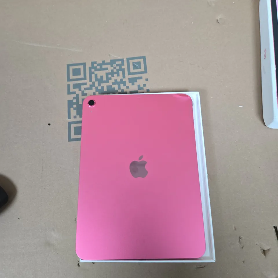 DAMAGED IPAD A16 