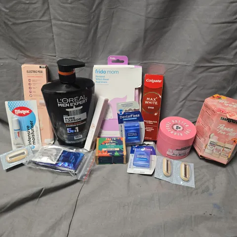 APPROXIMATELY 15 ASSORTED COSMETICS ITEMS TO INCLUDE LOREAL MEN EXPERT PURE CARBON 5IN1, COLGATE MAX WHITE ONE, SOAP & GLORY THREE FOR ALL, ETC
