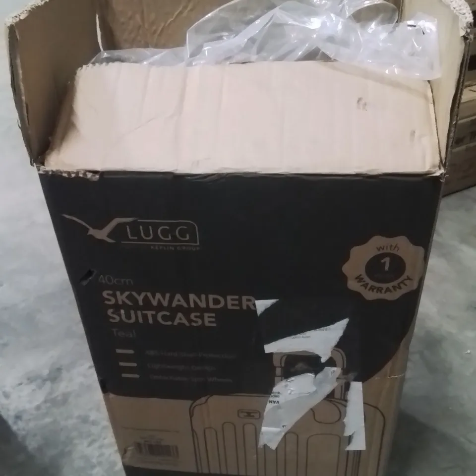 BOXED LUGG 40CM SKYWANDER SUITCASE TEAL