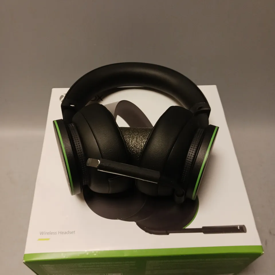 XBOX WIRELESS GAMING HEADSET WITH MICROPHONE BLACK