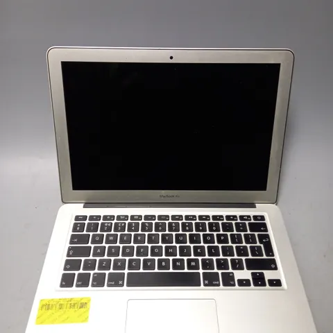 APPLE MACBOOK AIR 13" 2017 IN SILVER
