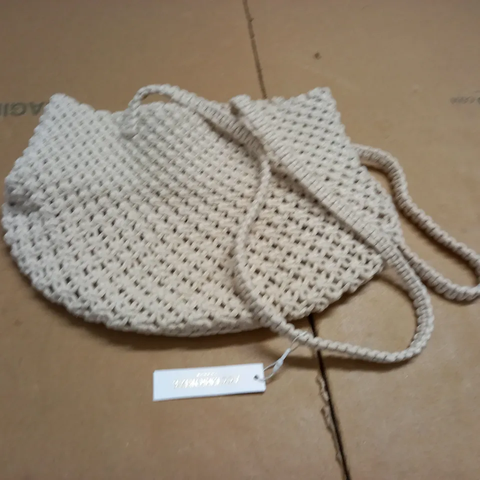 ACCESSORIZE CREAM BAG