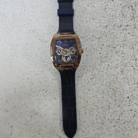 GUESS WATCH β BLUE DIAL, ROSE GOLD-TONE CASE, BLUE STRAP