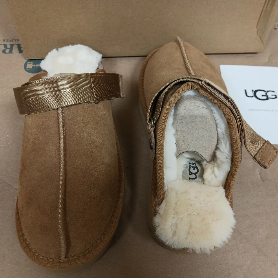 BOXED PAIR OF UGG SLIDE ON SHOES- UK 3