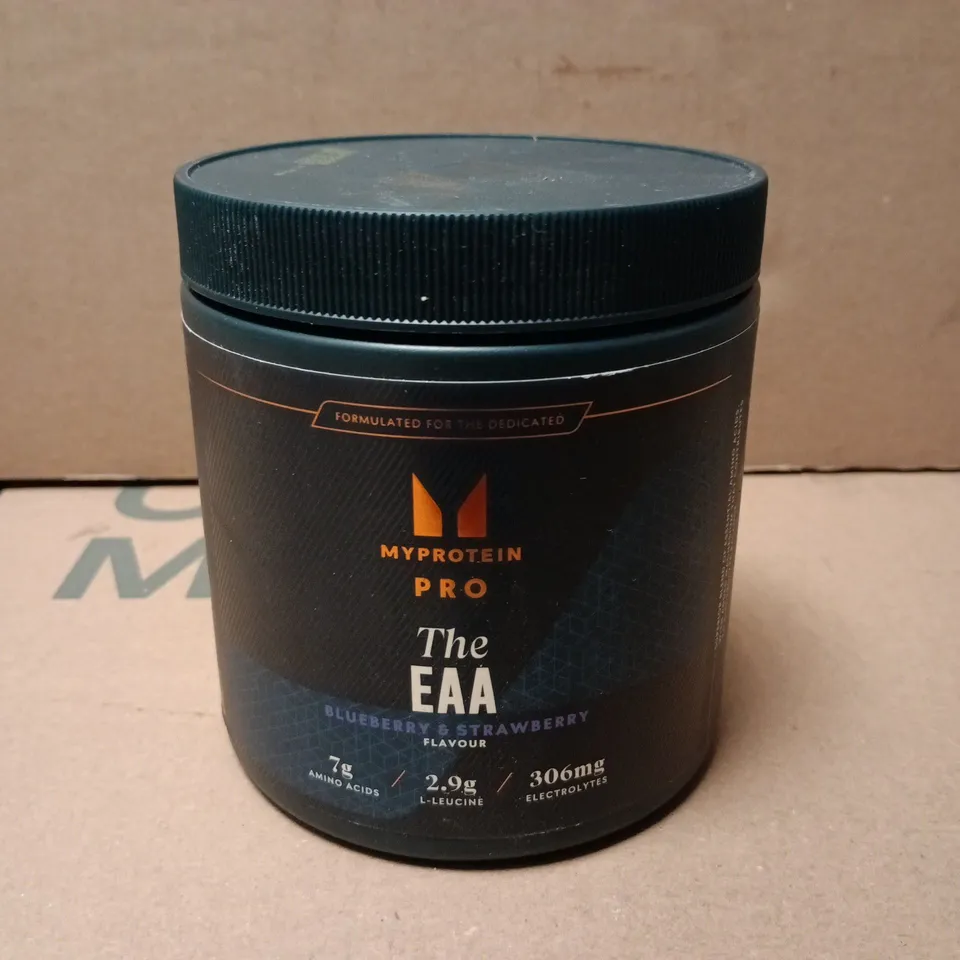 MYPROTEIN PRO THE EAA - BLUEBERRY & STRAWBERRY FLAVOUR