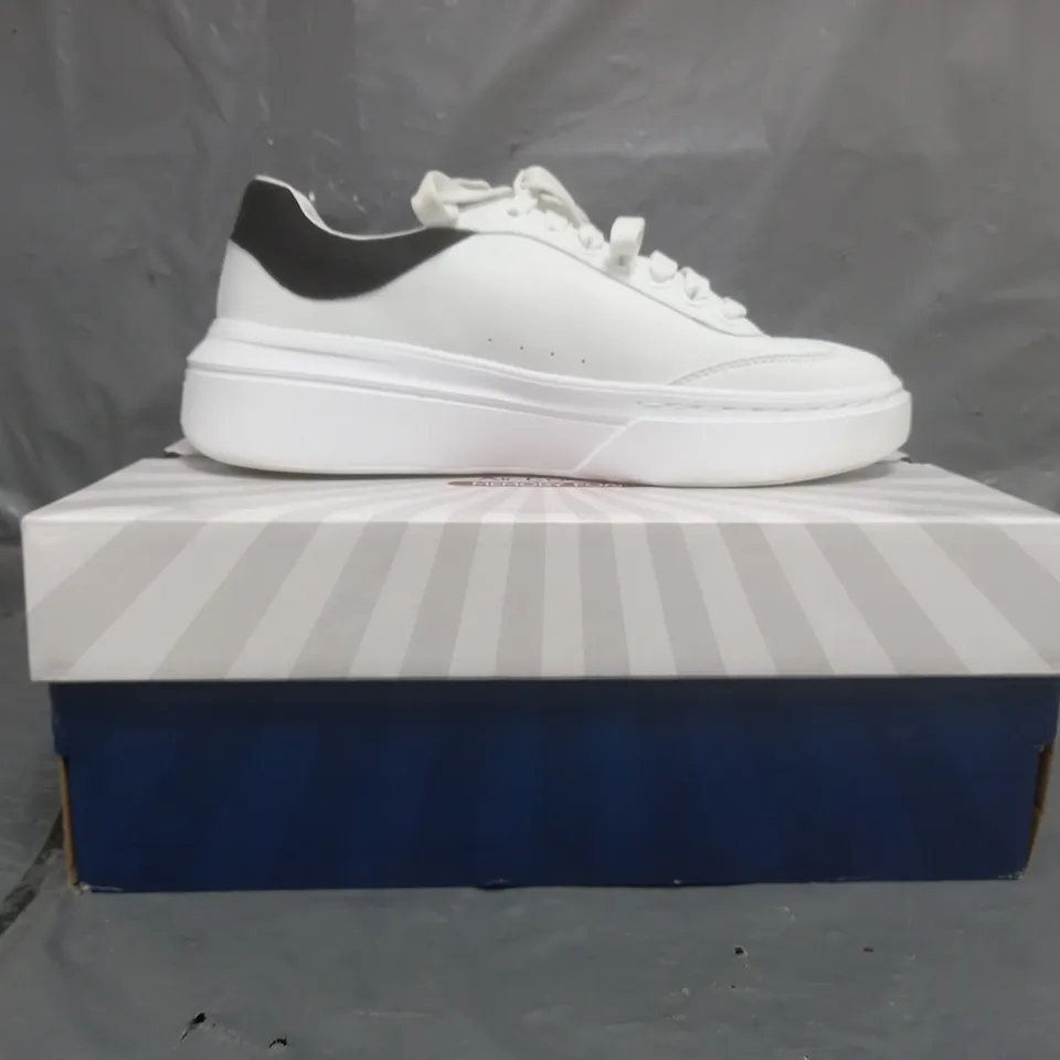 SKECHERS COURT CLASSICS TRAINERS WHITE SIZE 6
