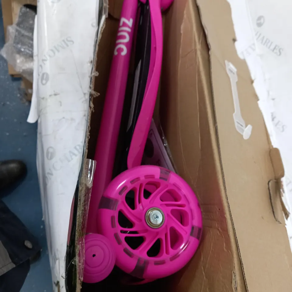 ZINC 3 WHEELED LIGHT UP STAR SCOOTER  RRP £39.99